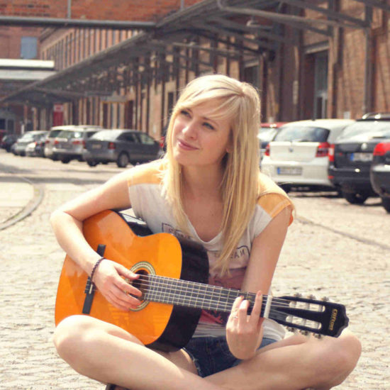 Christin Krause Sängerin Gitarre Livemusik